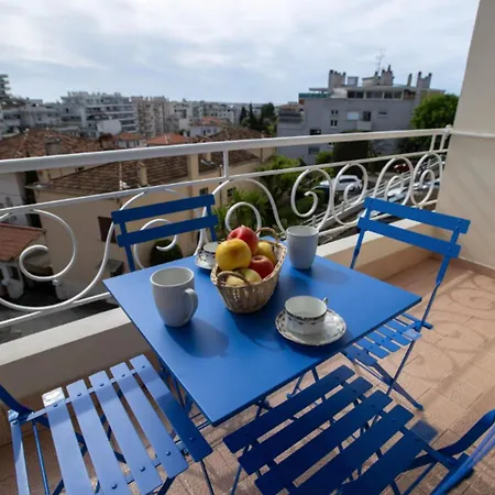 2 Pièces Vue Panoramique 5 Min Du Palais * Cannes