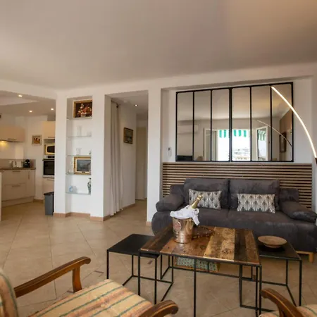 2 Pièces Vue Panoramique 5 Min Du Palais Appartement *
