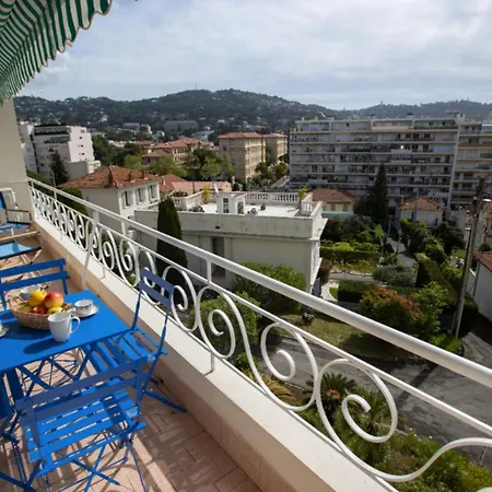 2 Pièces Vue Panoramique 5 Min Du Palais *
